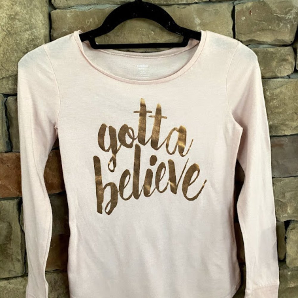 Old Navy pink t-shirt